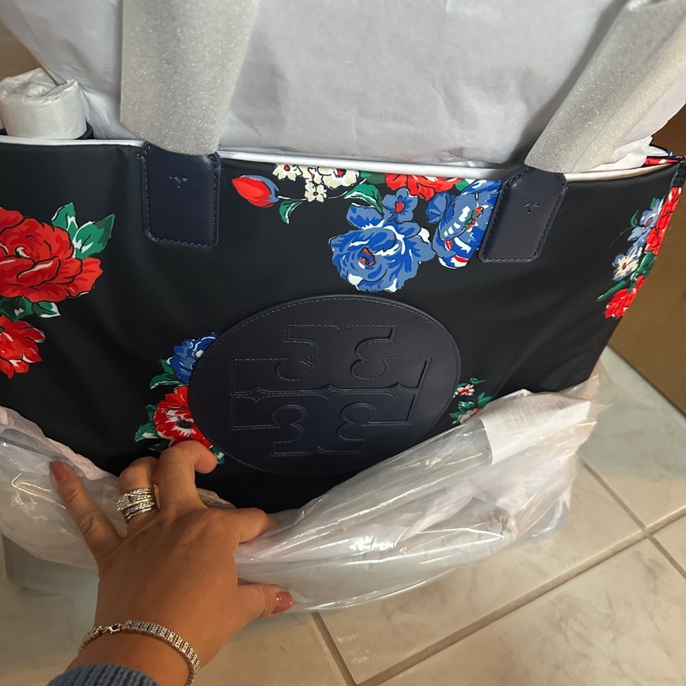 NWT Tory Burch Ella printed tote in Black Tea Rose